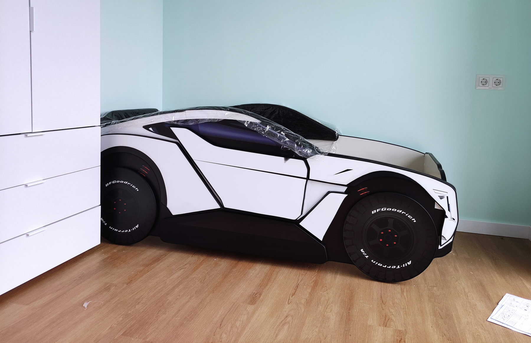 Особенность кровати машины Allroad White Edition